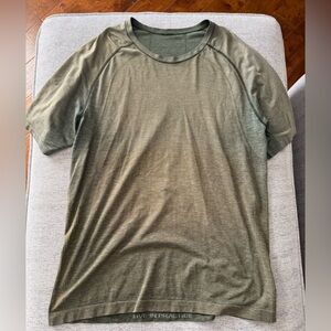 Men’s lululemon Olive Green Metal Vent Tech